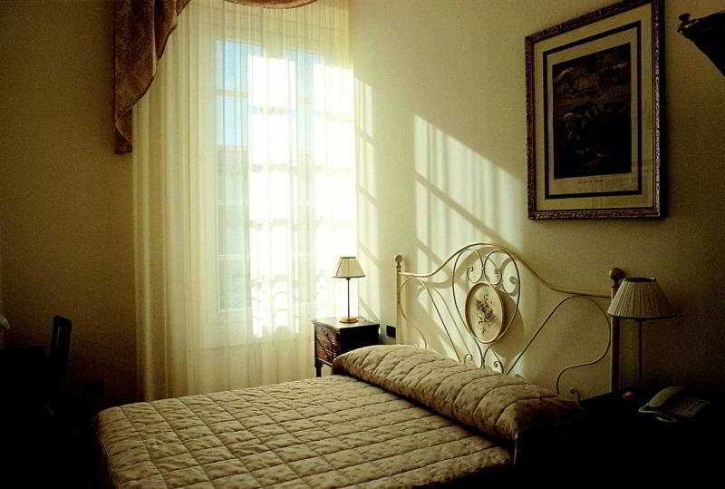 Black 5 Guest house Florence