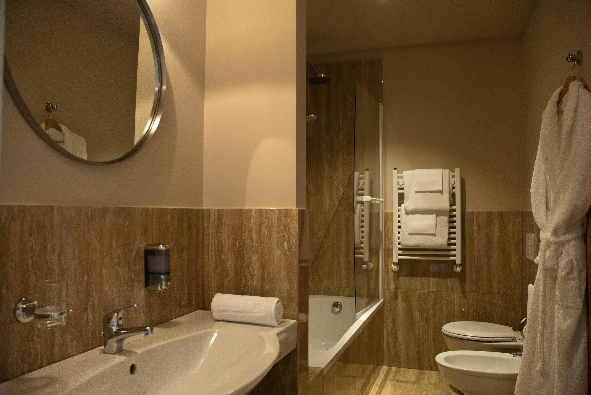 Guest house Black 5
